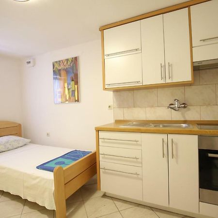 Apartments Paleka เพทรอซาเน ภายนอก รูปภาพ