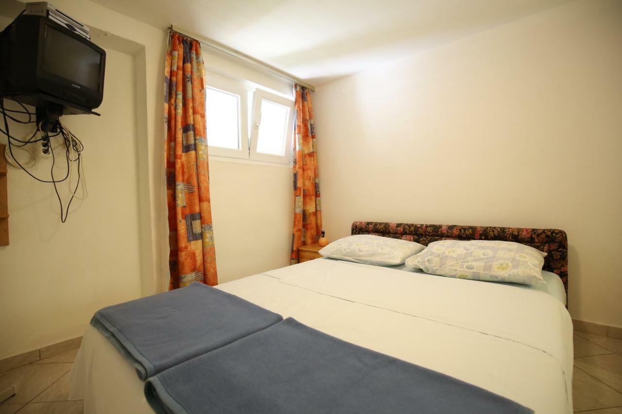 Apartments Paleka เพทรอซาเน ภายนอก รูปภาพ