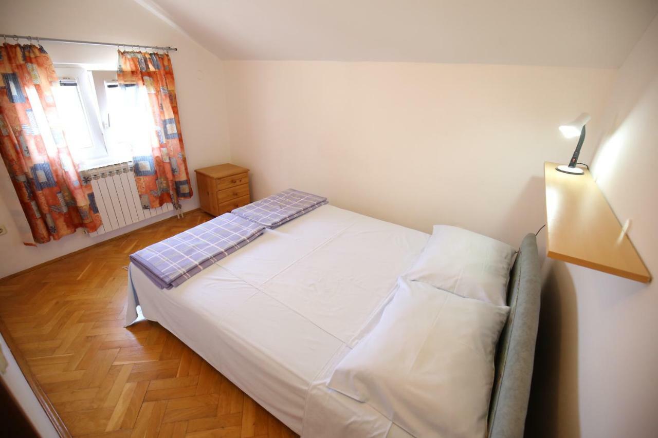 Apartments Paleka เพทรอซาเน ภายนอก รูปภาพ