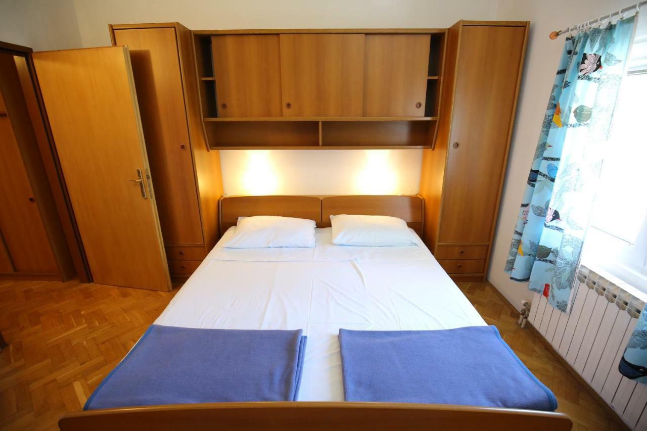 Apartments Paleka เพทรอซาเน ภายนอก รูปภาพ