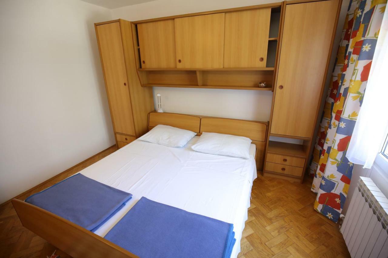 Apartments Paleka เพทรอซาเน ภายนอก รูปภาพ