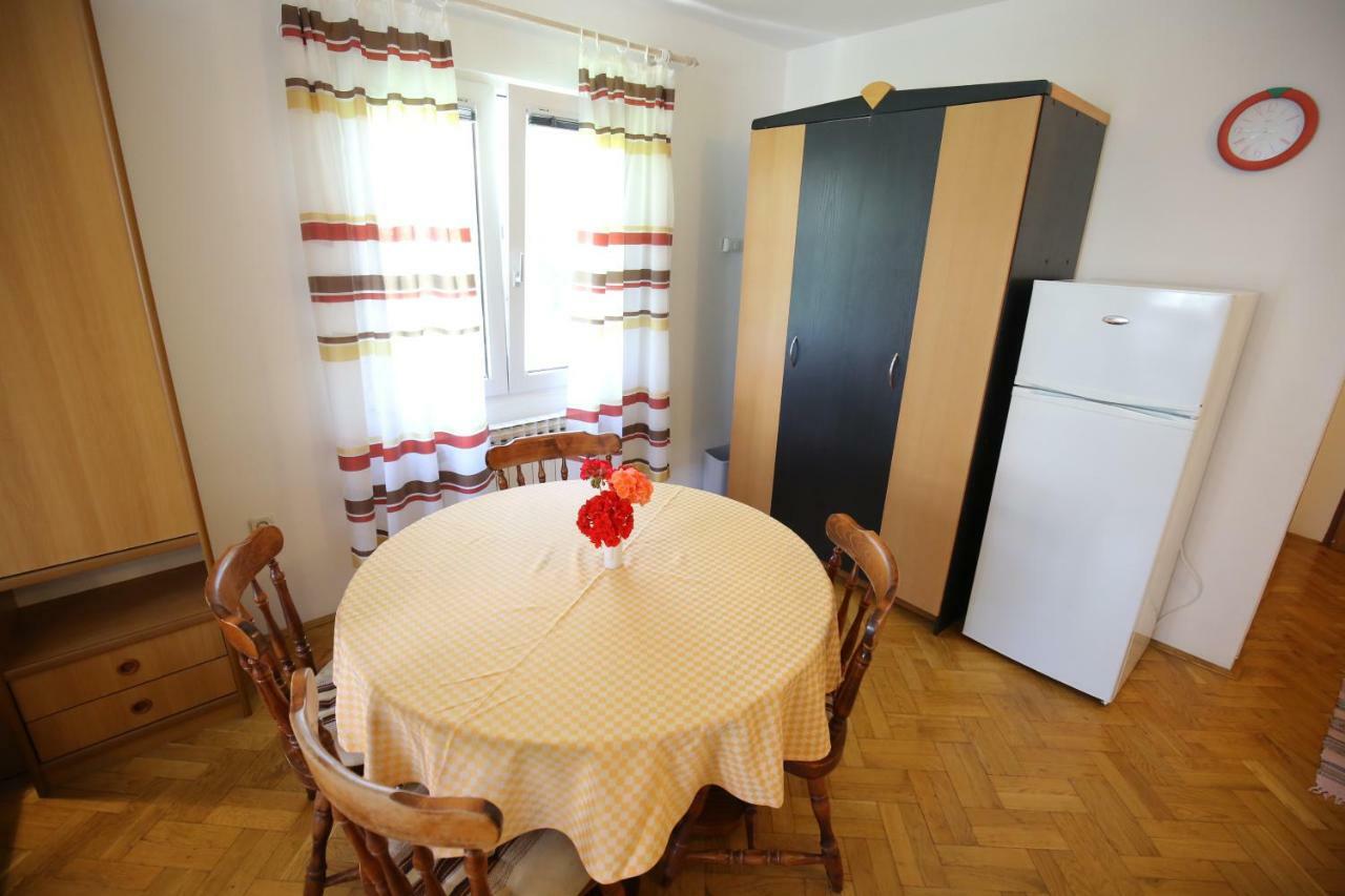 Apartments Paleka เพทรอซาเน ภายนอก รูปภาพ