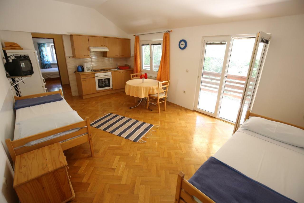 Apartments Paleka เพทรอซาเน ภายนอก รูปภาพ