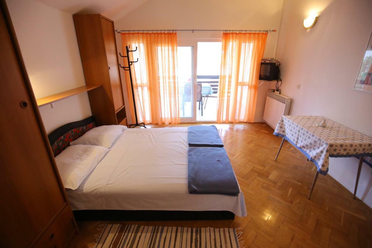 Apartments Paleka เพทรอซาเน ภายนอก รูปภาพ