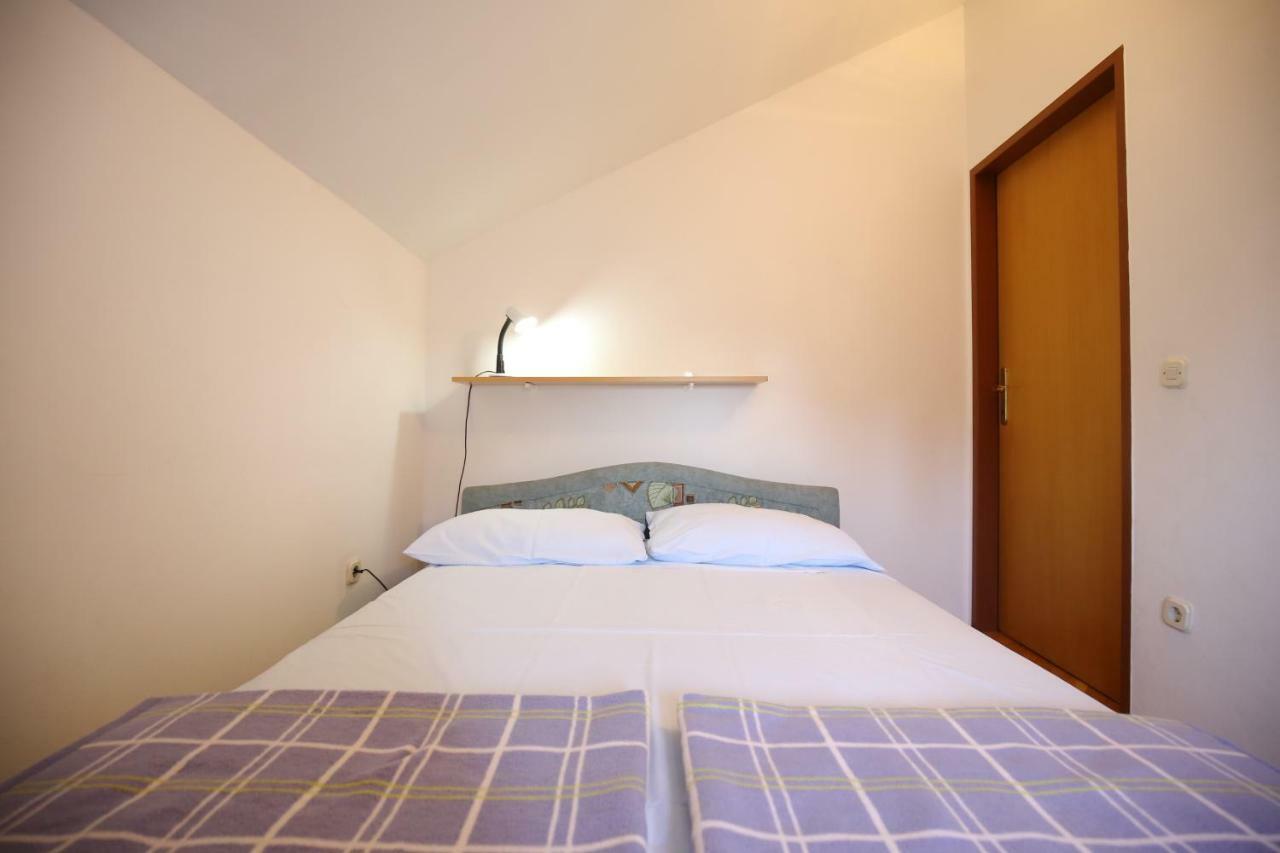 Apartments Paleka เพทรอซาเน ภายนอก รูปภาพ
