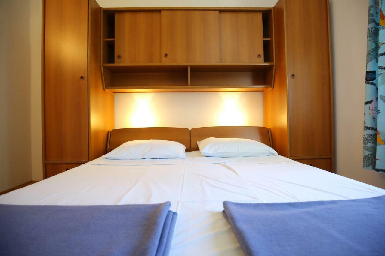 Apartments Paleka เพทรอซาเน ภายนอก รูปภาพ